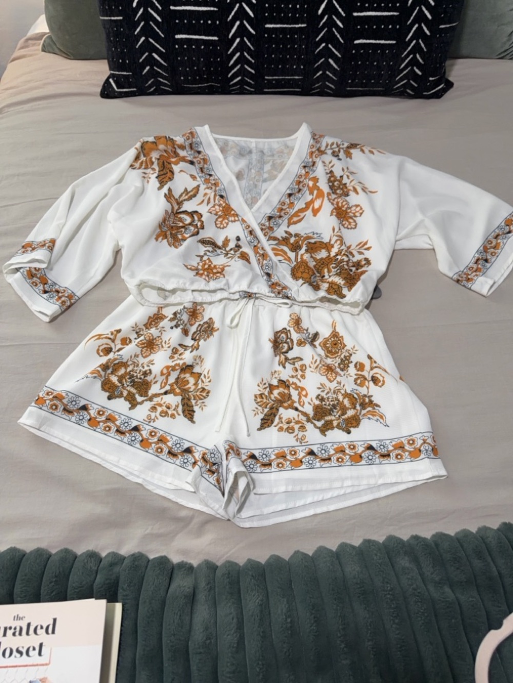 New Amazon White/Brown Floral Print Women's Short Set, Size Large - Picture 5 of 14